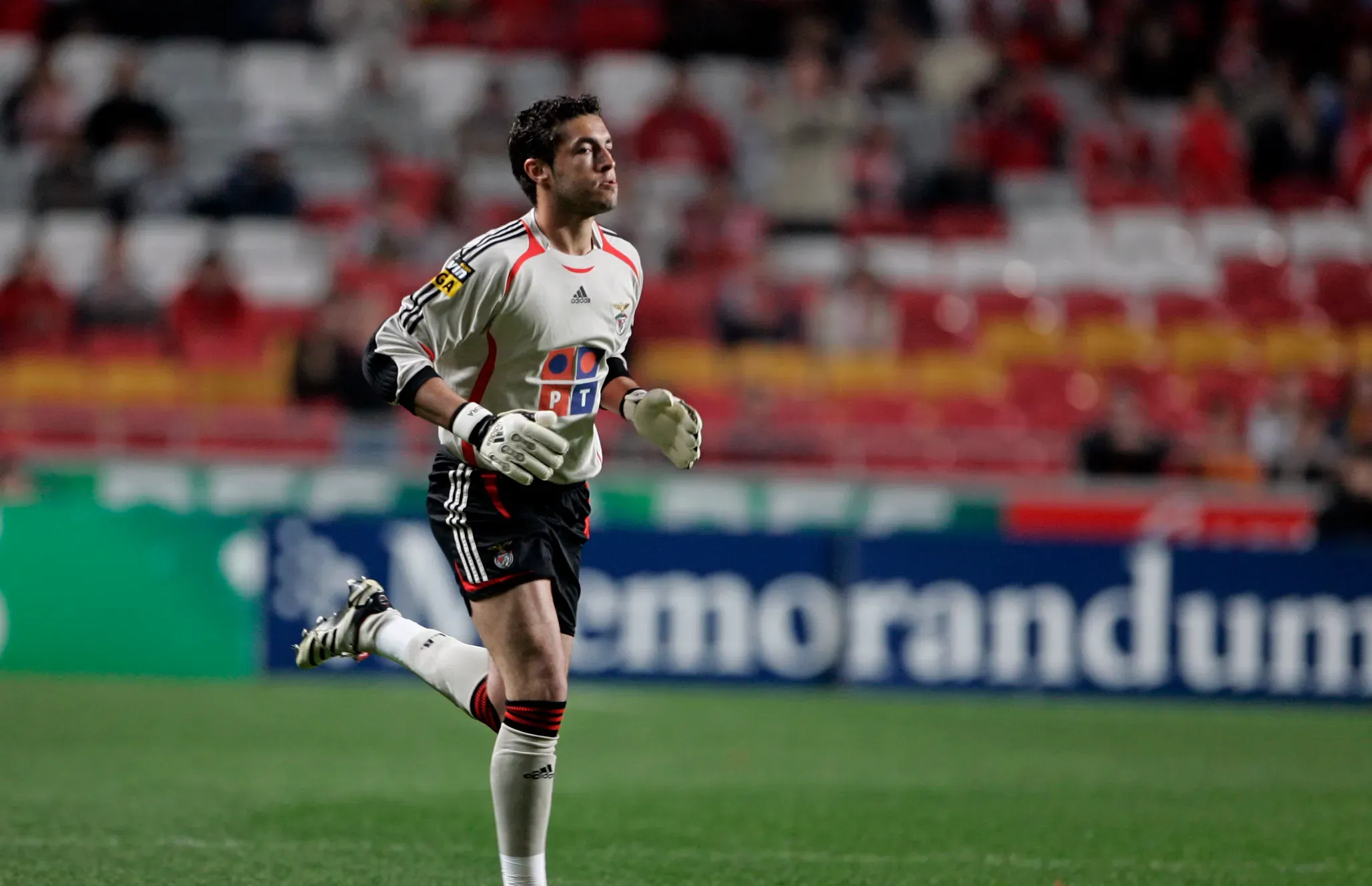 Ex-Benfica "atira-se" à FPF e a Ronaldo